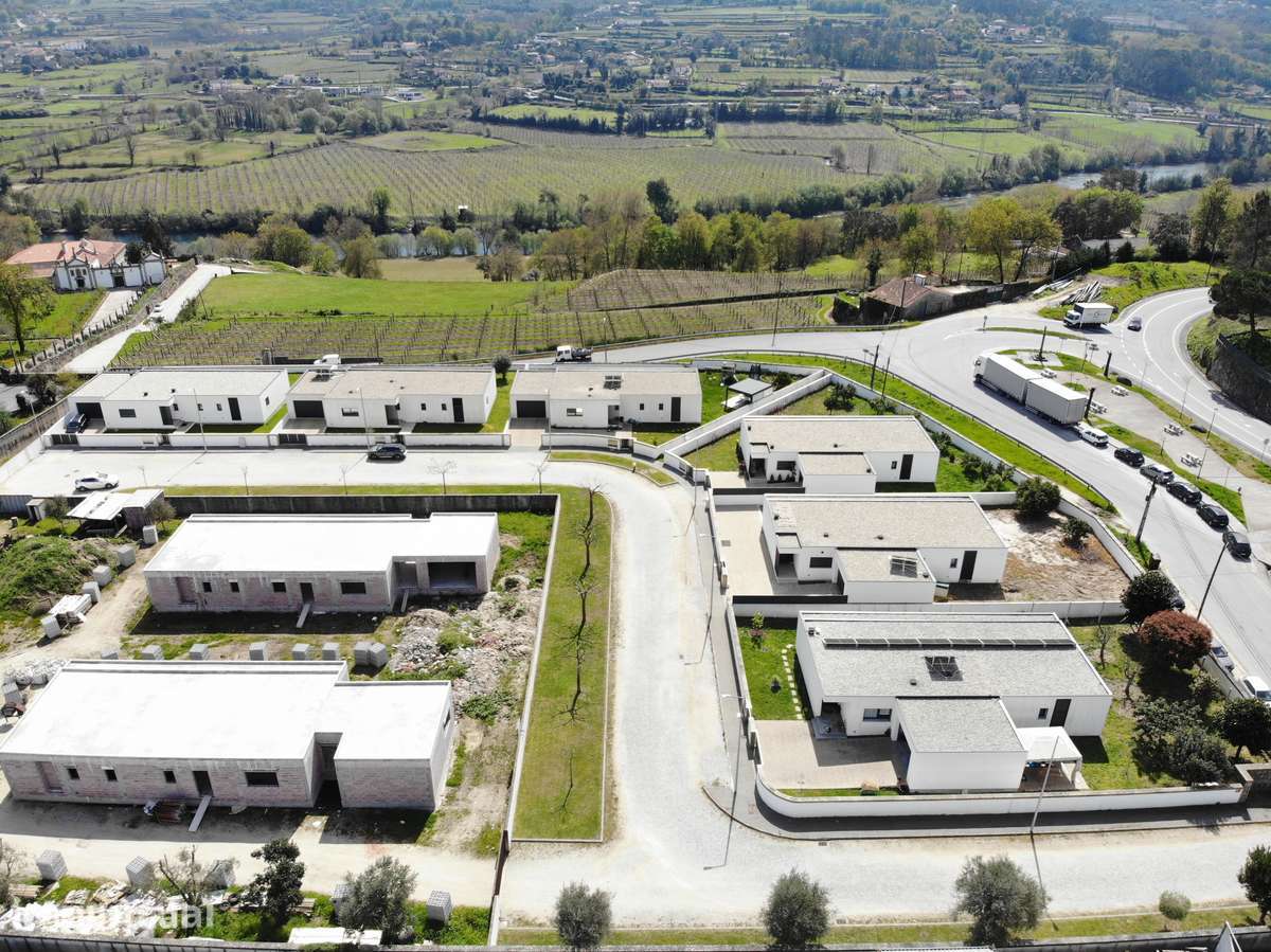 Fantástica Moradia térrea T3 nova  - Amares Braga - Grande imagem: 4/12