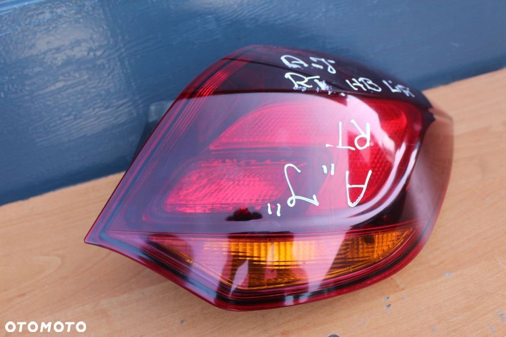 LAMPA PRAWY TYŁ W BŁOTNIK OPEL ASTRA J LIFT HATCHBACK - 3
