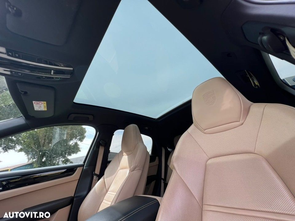 Porsche Cayenne Coupe - 22