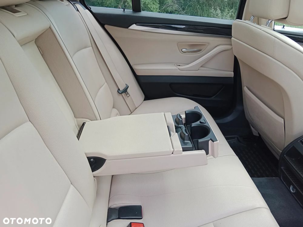 BMW Seria 5 520d - 36