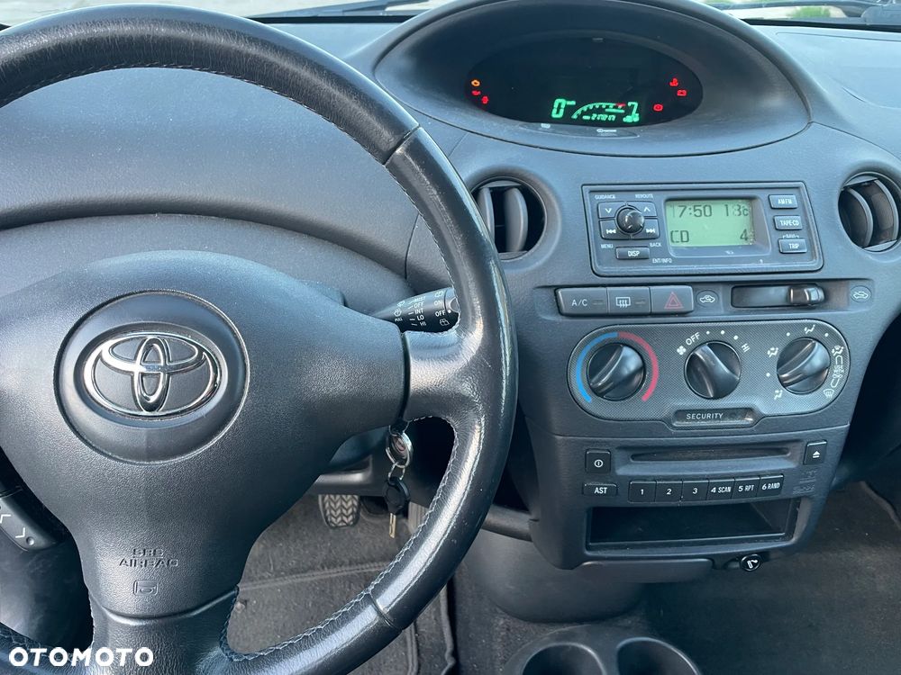 Toyota Yaris 1.3 Terra - 5