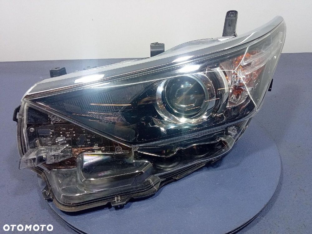 TOYOTA AURIS II LIFT 15-18  REFLEKTOR LEWY LAMPA PRZÓD 81150-02K30 - 1