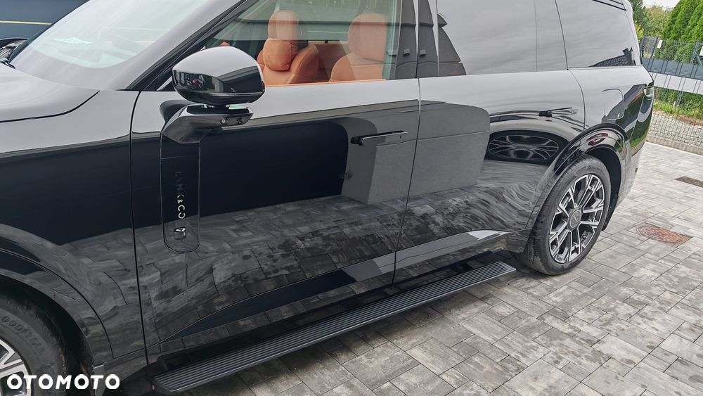 Lynk & Co 900 - 9