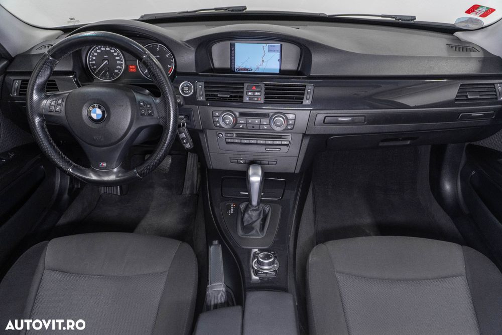 BMW Seria 3 318d DPF Touring Aut. - 11