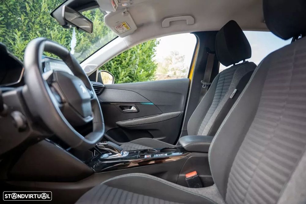 Peugeot e-208 - 15