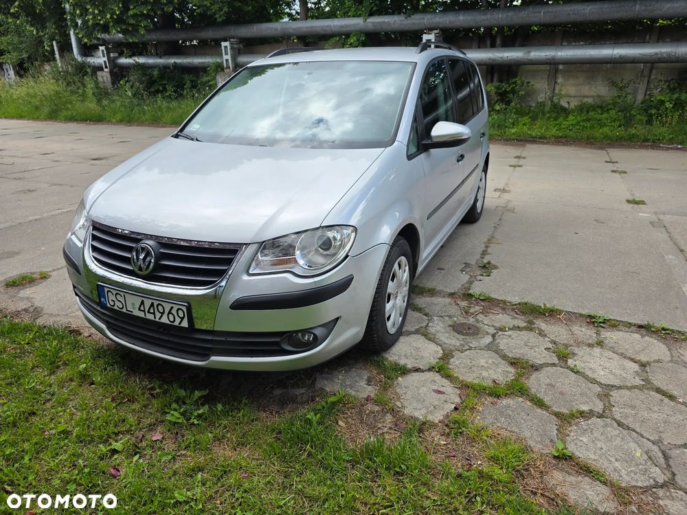 Volkswagen Touran 1.6 Basis - 2