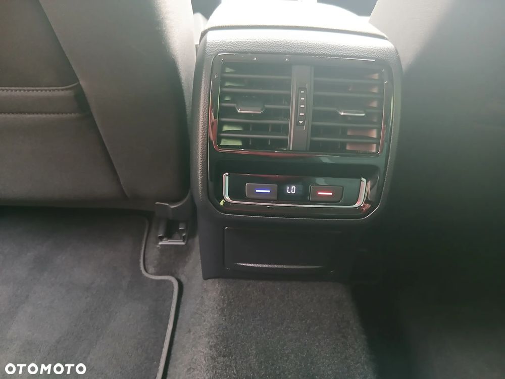 Volkswagen Passat 2.0 TDI SCR Business - 25