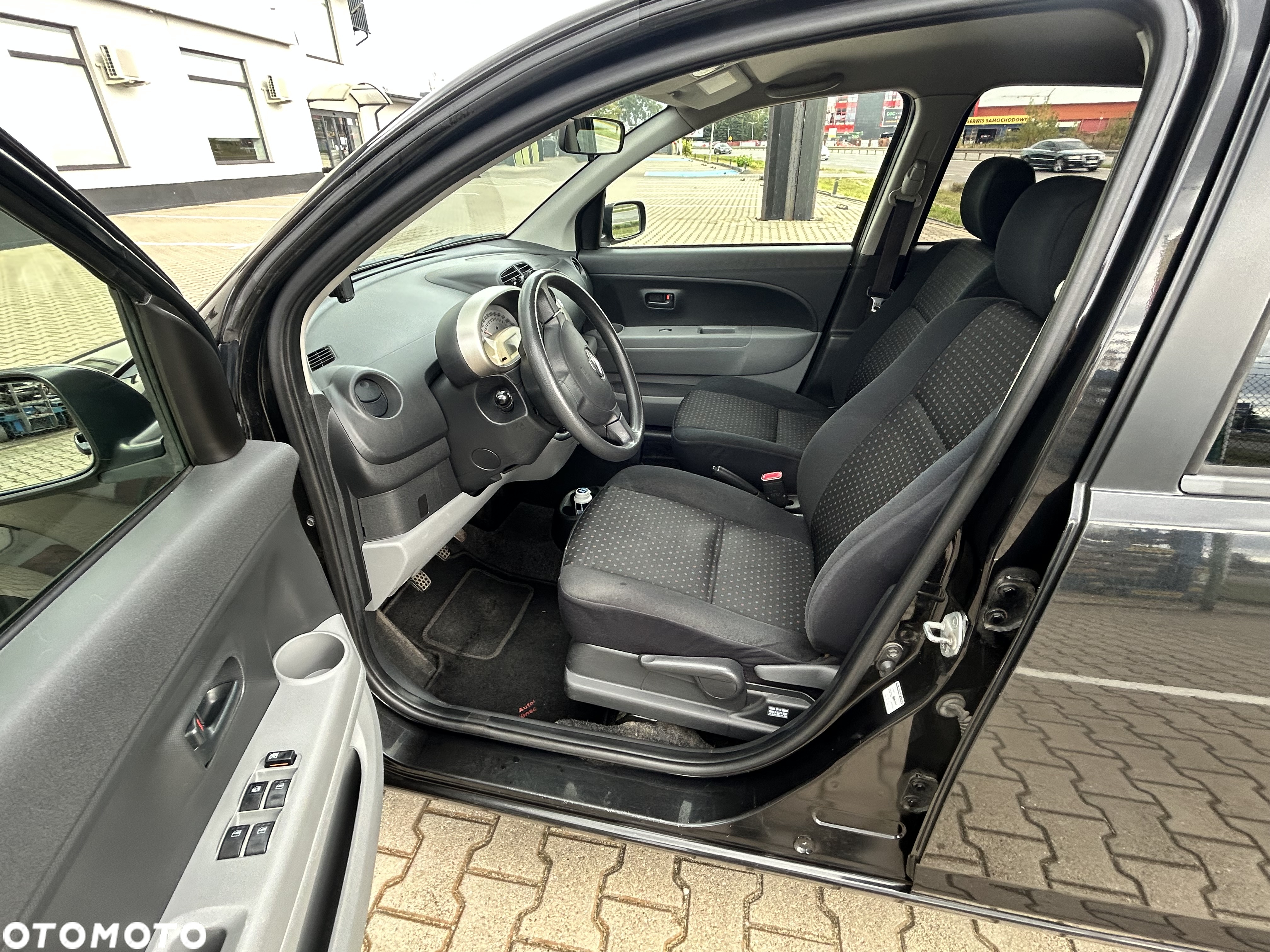 Daihatsu Sirion 1.0 - 15