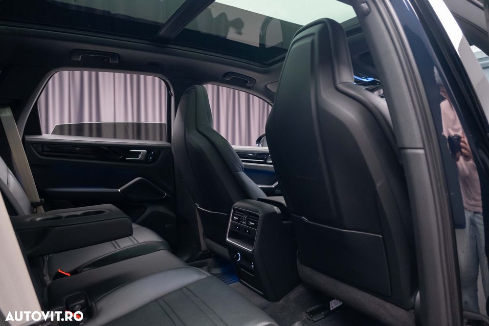 Porsche Cayenne E-Hybrid Tiptronic S Platinum Edition - 38