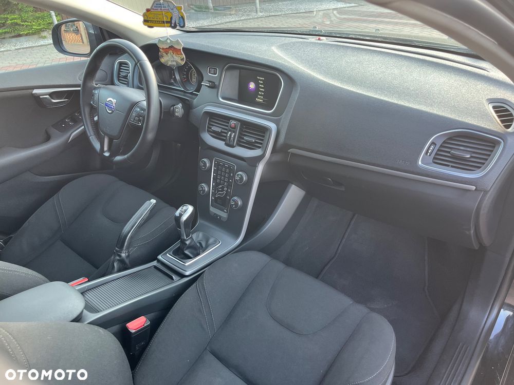 Volvo V40 D4 Momentum - 7