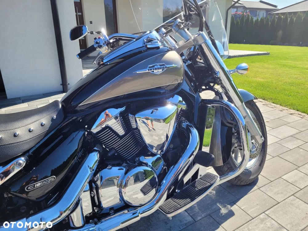 Suzuki Intruder - 14