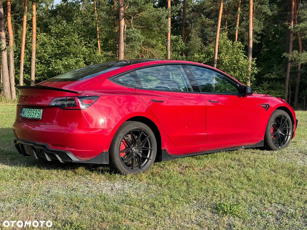 Tesla Model 3 - 4