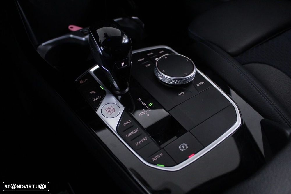 BMW 116 d Pack Desportivo M Auto - 32