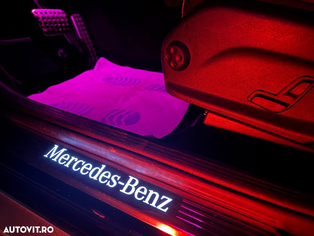 Mercedes-Benz GLC 300 e 4Matic 9G-TRONIC AMG Line - 39