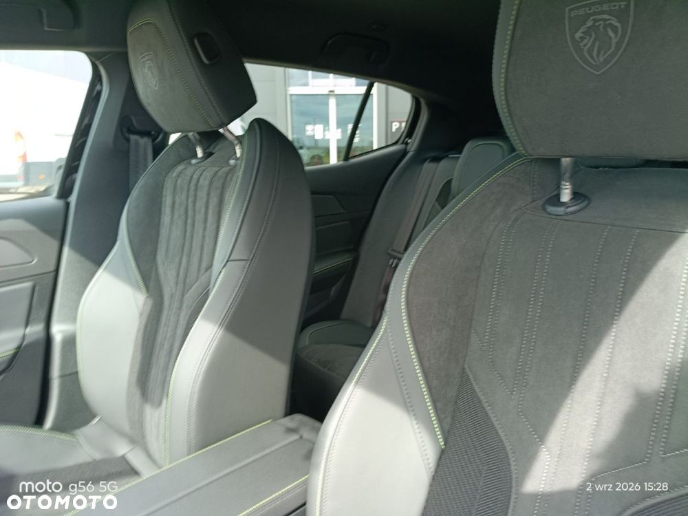 Peugeot 408 - 12