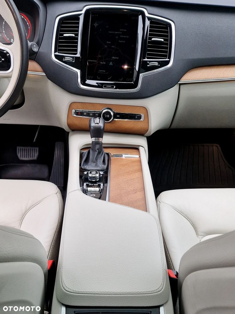 Volvo XC 90 T6 AWD Geartronic Momentum Pro - 28