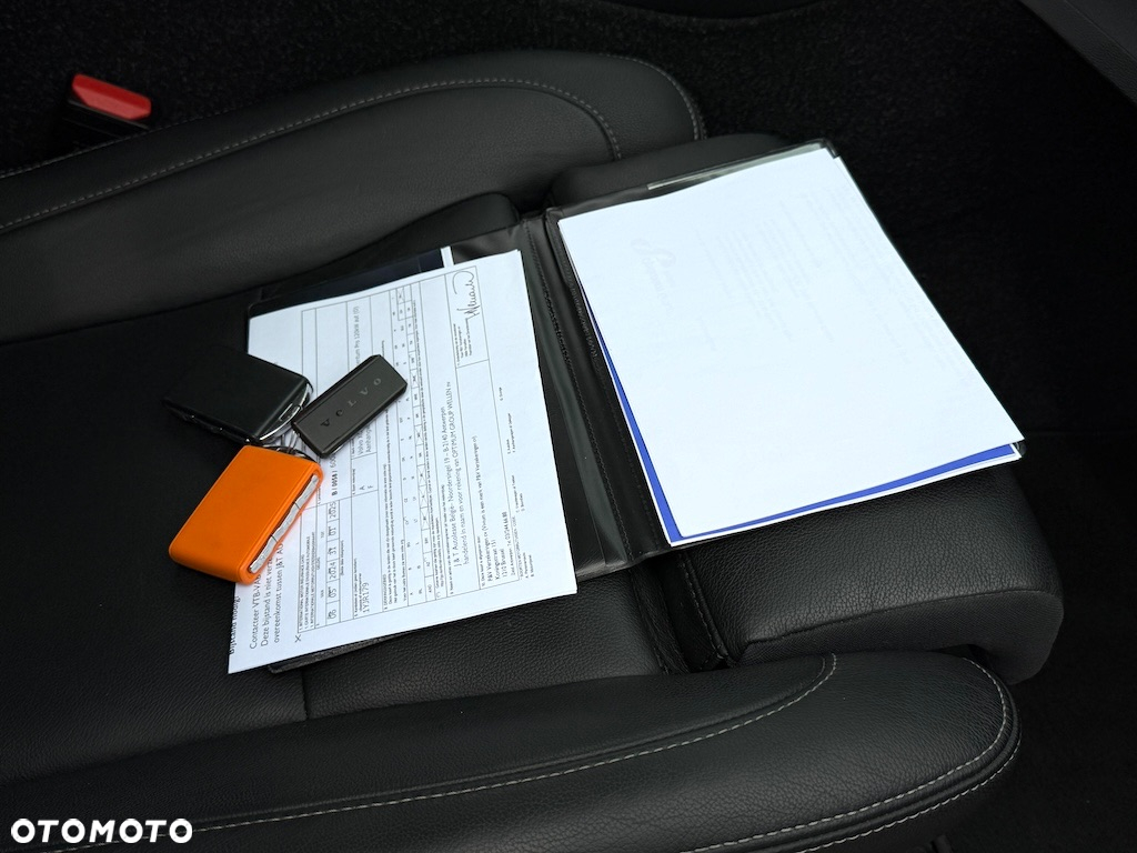 Volvo XC 40 T3 Momentum Pro - 38