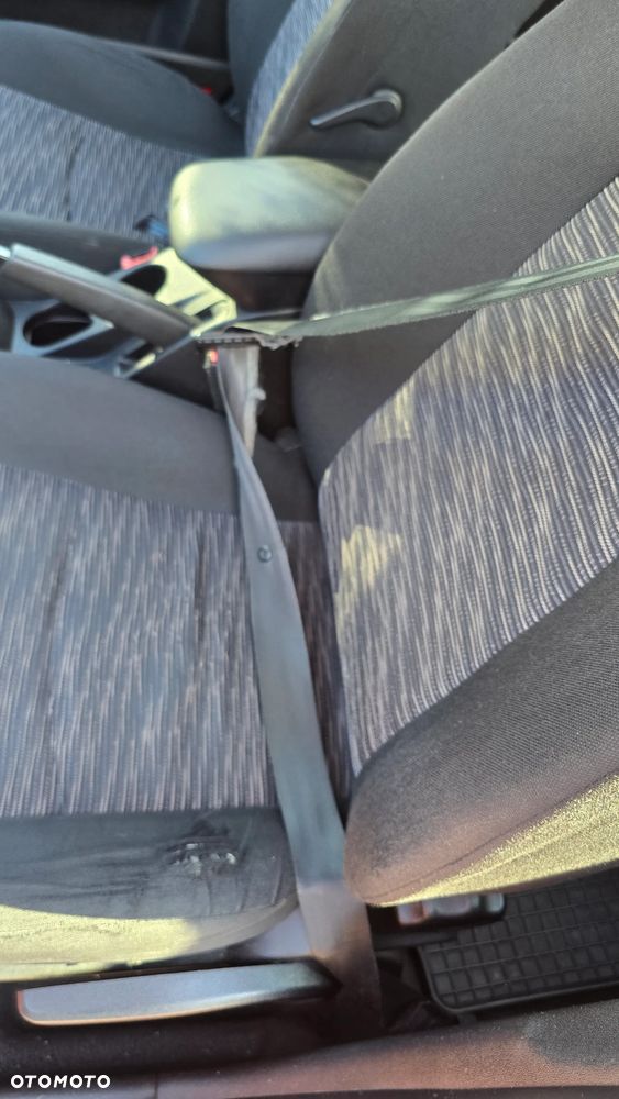 Kia Ceed 2.0 crdi Optimum + - 19