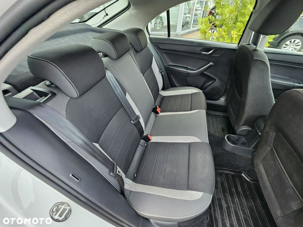 Skoda RAPID 1.2 TSI (Green tec) Ambition - 29