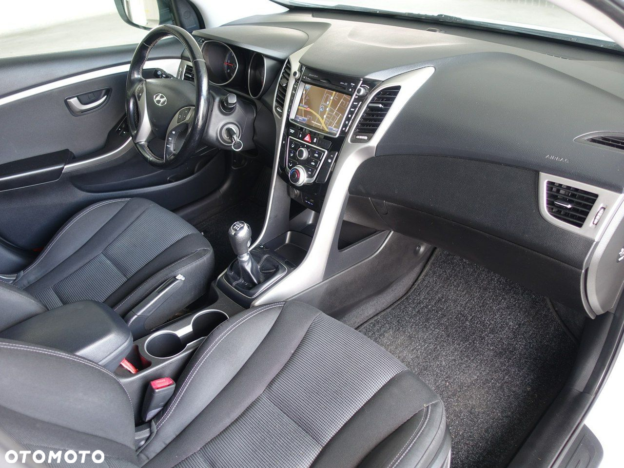 Hyundai i30 blue 1.6 CRDi Trend - 15