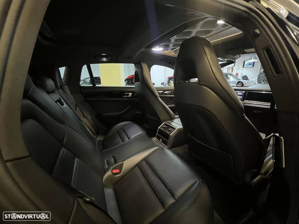 Porsche Panamera Sport Turismo 4 E-Hybrid - 10