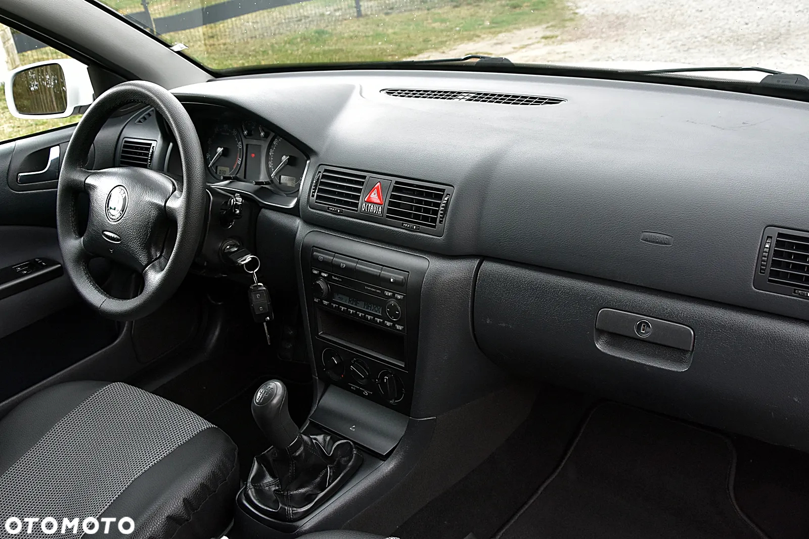 Skoda Octavia 1.6 Combi Ambiente - 15