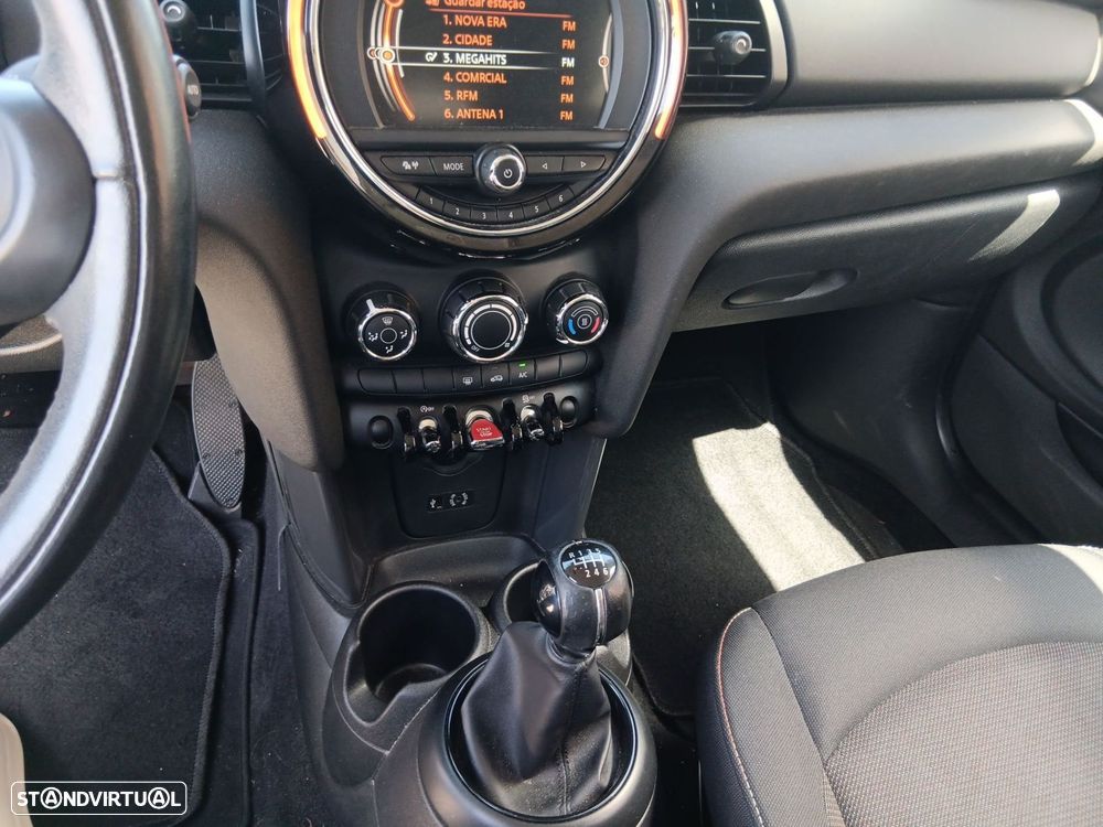 MINI 3 Portas One - 17