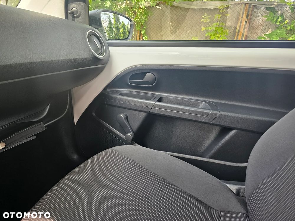Volkswagen up! Standard - 15