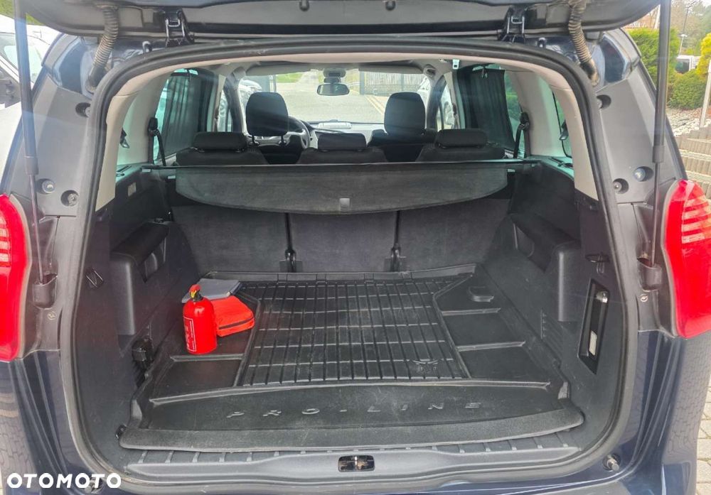 Peugeot 5008 - 29