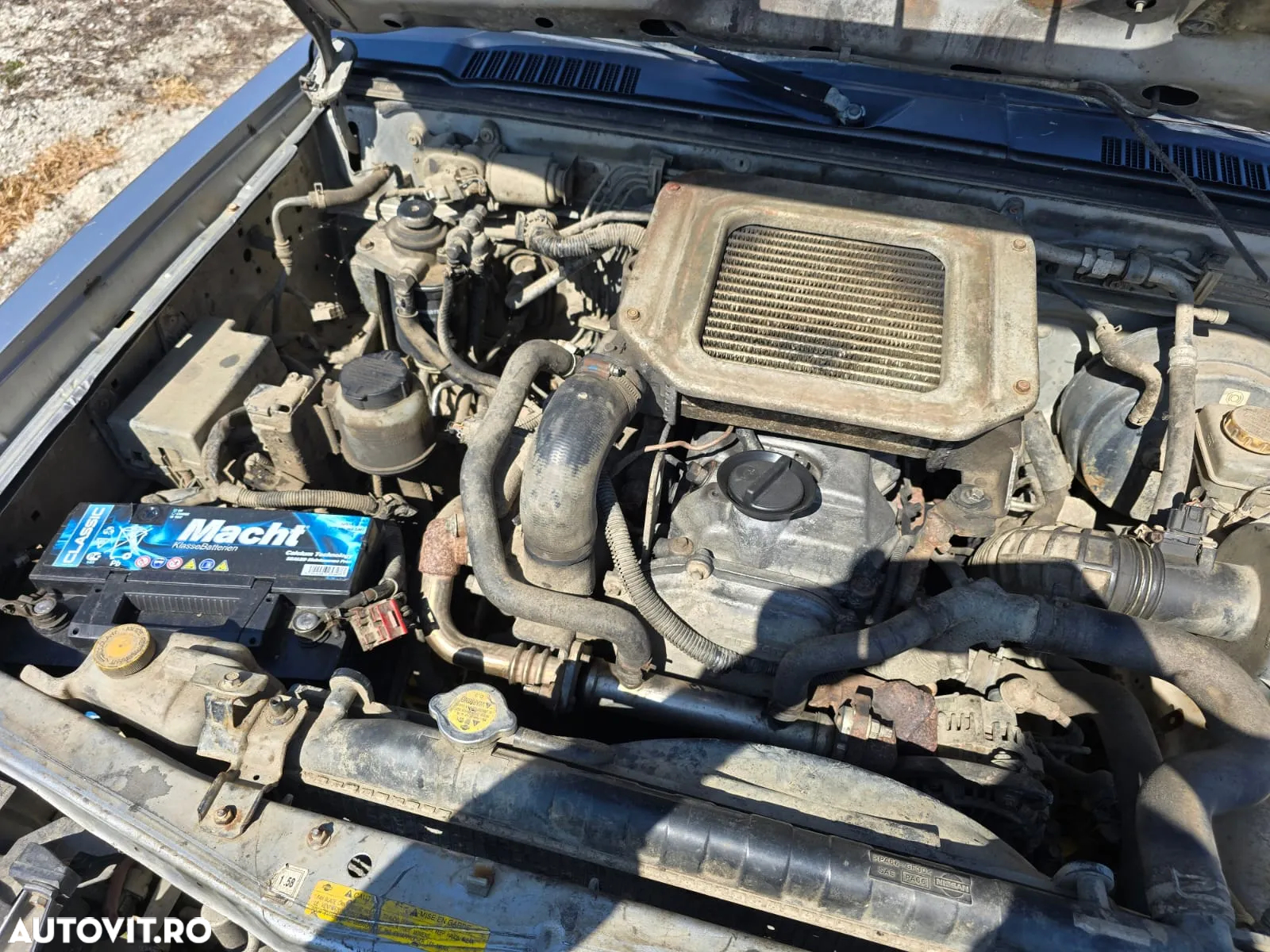 Nissan Pickup - 6