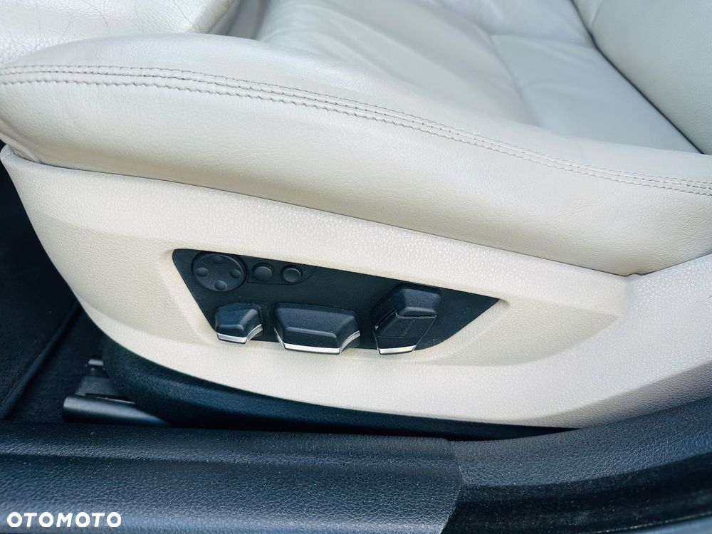BMW Seria 5 525d - 11