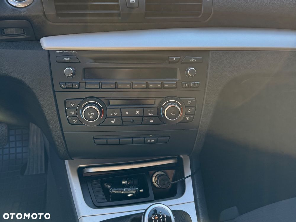 BMW Seria 1 118d DPF - 17