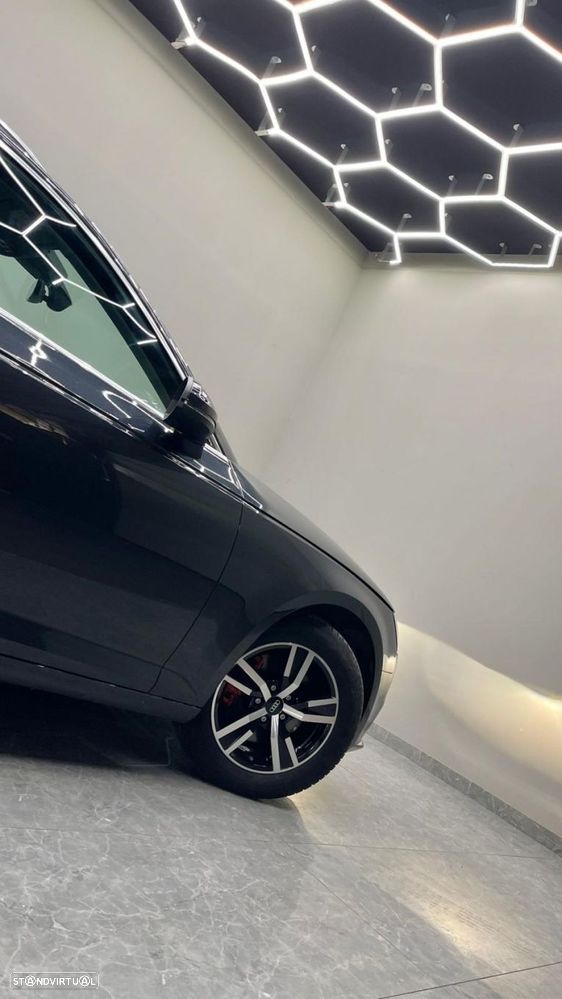 Audi A4 Avant 2.0 TDI Business Line - 36