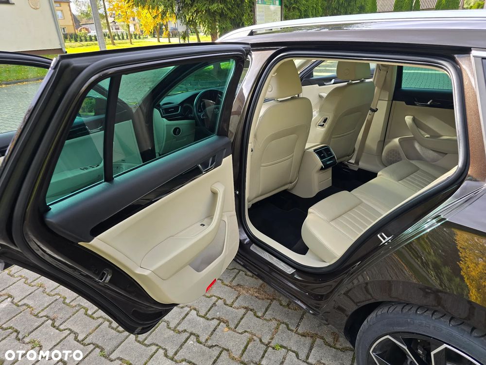 Skoda Superb Combi 2.0 TDI L&K - 12
