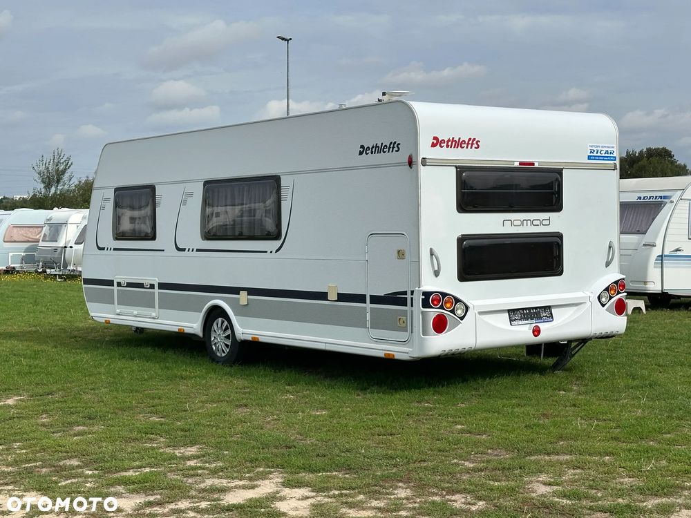 Dethleffs 550 NOMAD z przedsionkiem Isabella i łóżkami piętrowymi. - 3