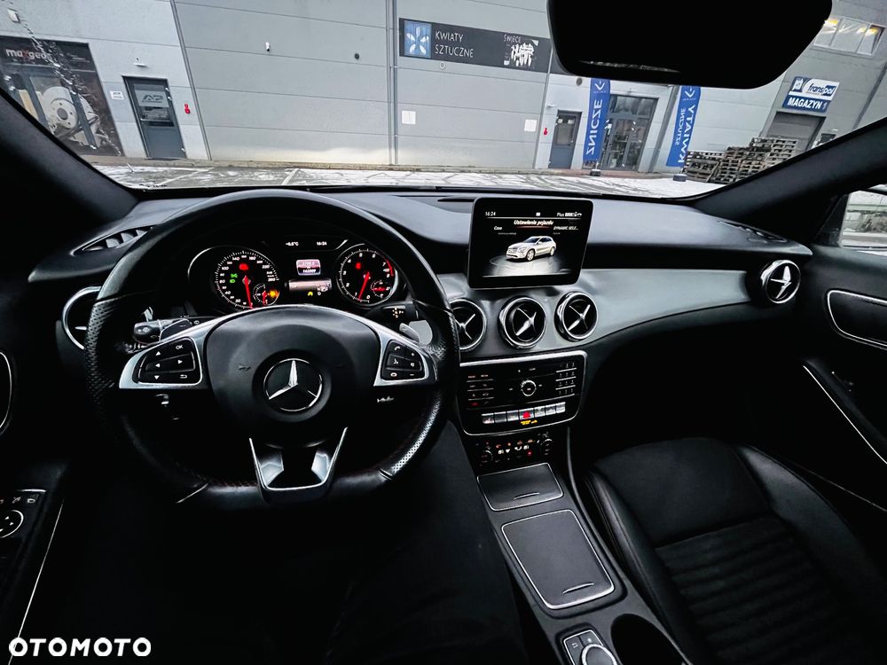 Mercedes-Benz GLA 180 7G-DCT AMG Line - 30