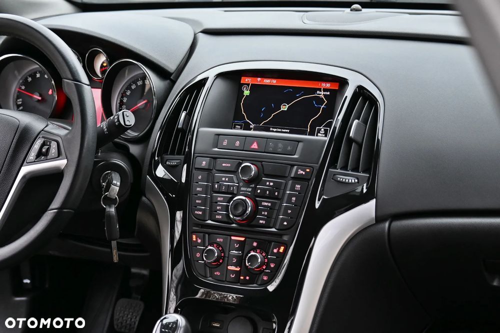 Opel Astra ver-1-4-turbo-cosmo - 21