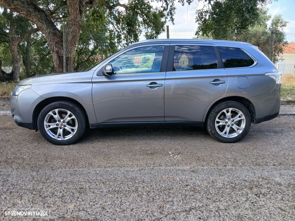 Mitsubishi Outlander 2.2 DI-D Instyle Navi - 4