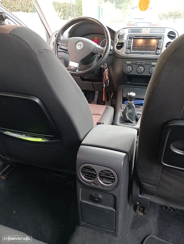 VW Tiguan 1.4 TSI Track 4Motion - 14