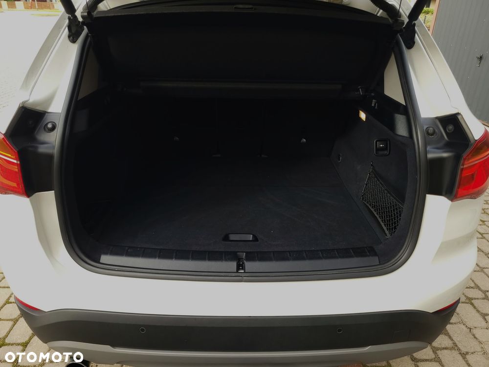 BMW X1 sDrive18i - 14