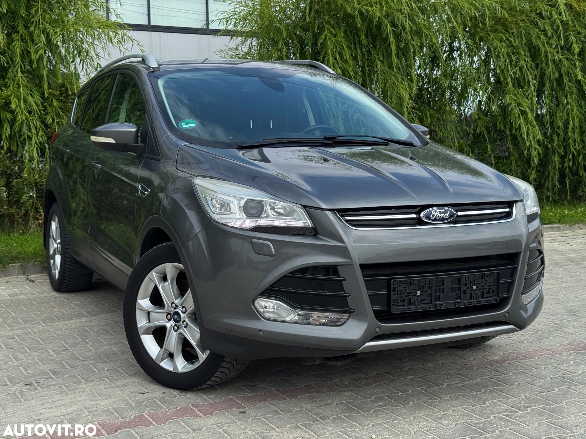 Ford Kuga 2.0 TDCi 4x4 Aut. Titanium - 1