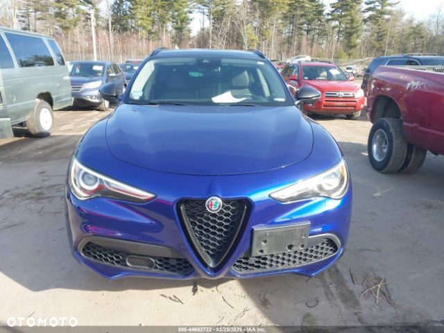 Alfa Romeo Stelvio 2.0 Turbo 16V AT8-Q4 Ti - 14