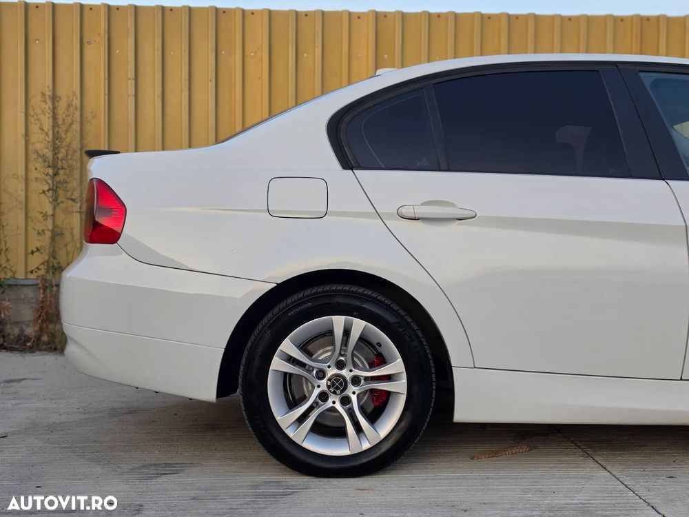BMW Seria 3 318d DPF Edition Exclusive - 12