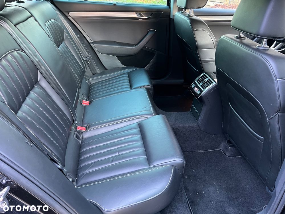 Skoda Superb 1.6 TDI DSG Ambition - 36