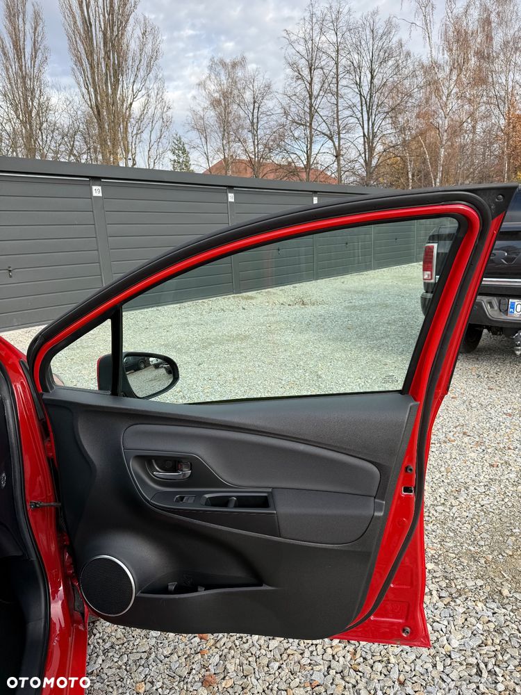 Toyota Yaris 1.5 Premium CVT - 25