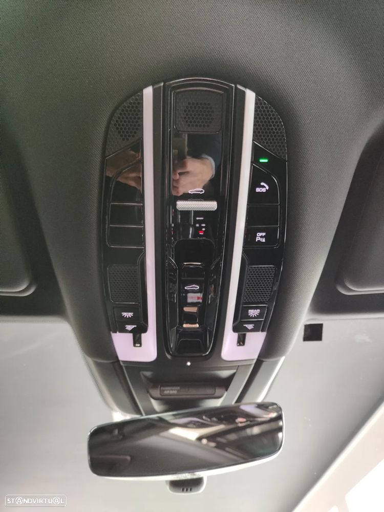 Porsche Cayenne - 40