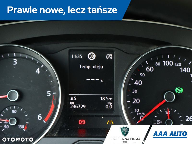 Volkswagen Passat - 12