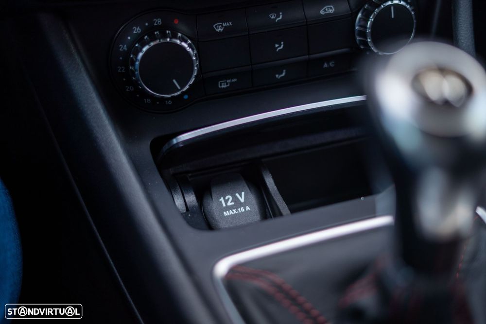 Mercedes-Benz CLA 180 d AMG Line - 37