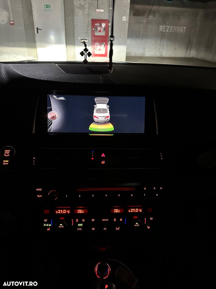 BMW Seria 5 518d Aut. Luxury Line - 24