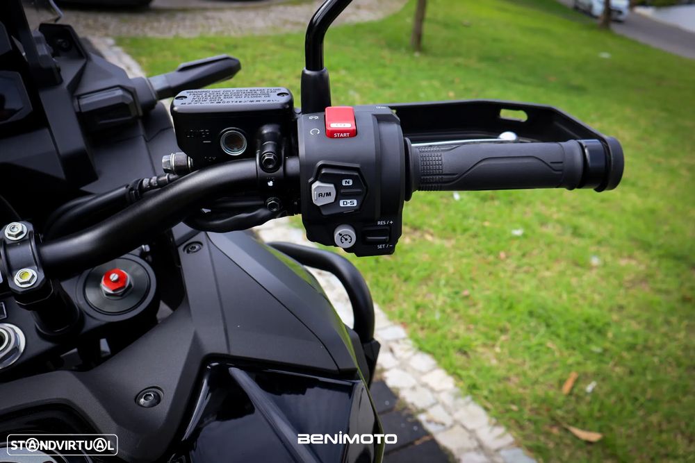 Honda Africa Twin 1100 - 11